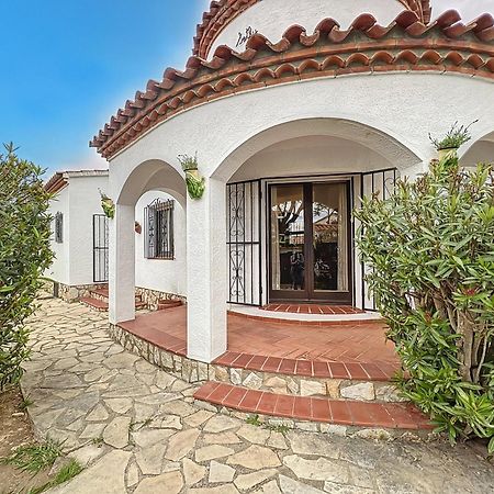Requesens Villa Empuriabrava Buitenkant foto