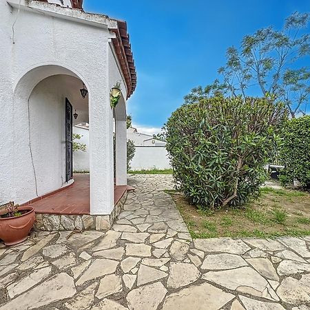 Requesens Villa Empuriabrava Buitenkant foto
